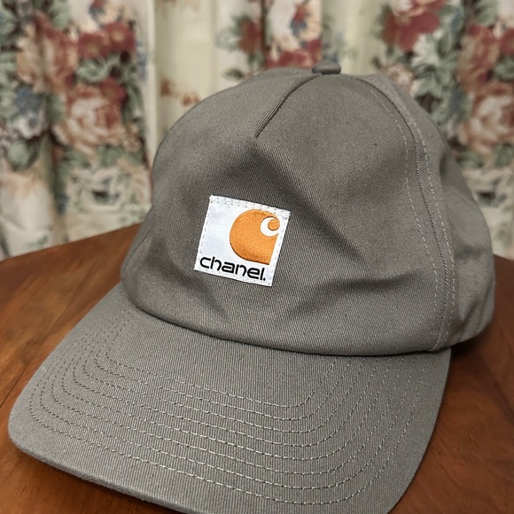 Market Studios Other - Market Studios “Chanel” Gray Snapback Hat